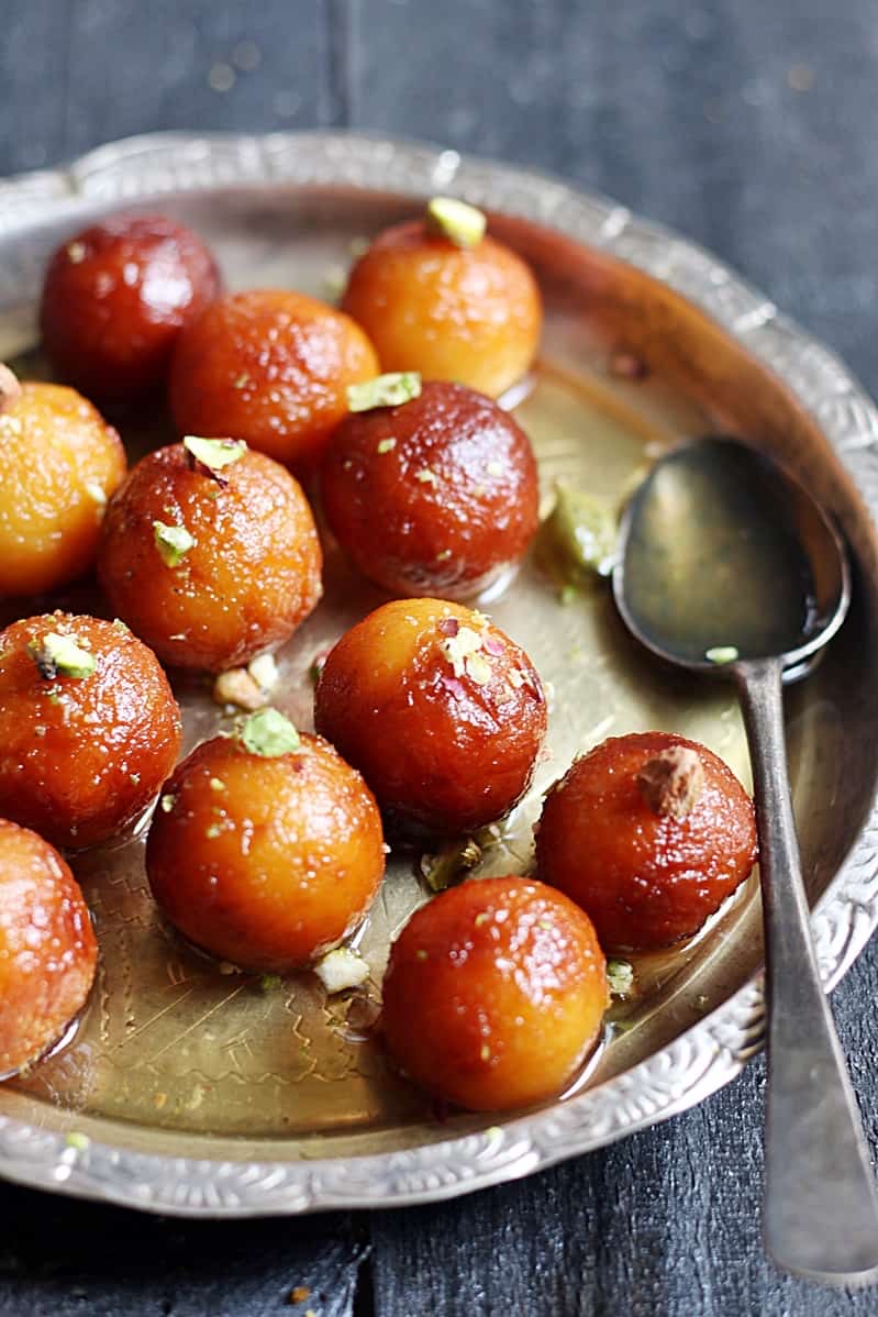 Gulab jamun dessert